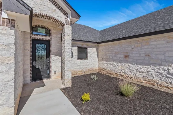$699,900 | 324 Compton Road, Crawford, TX 76638