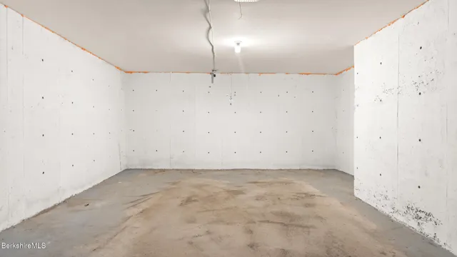 $175,000 | 26 Churchill Crest, Pittsfield, MA 01201