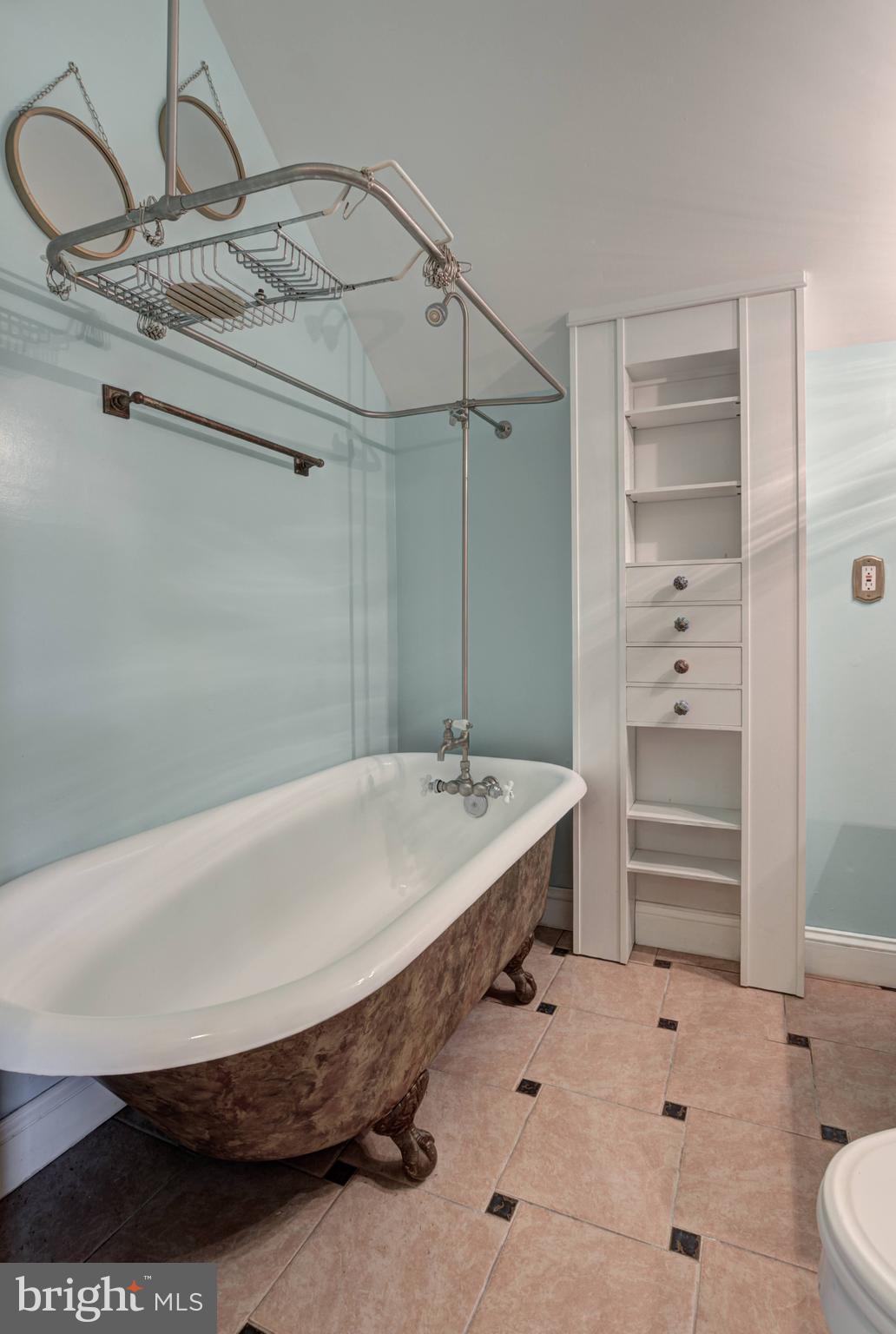 7433 Clifton Road Clifton, VA 20124 - Photo 16 of 98 Gallery Image 16