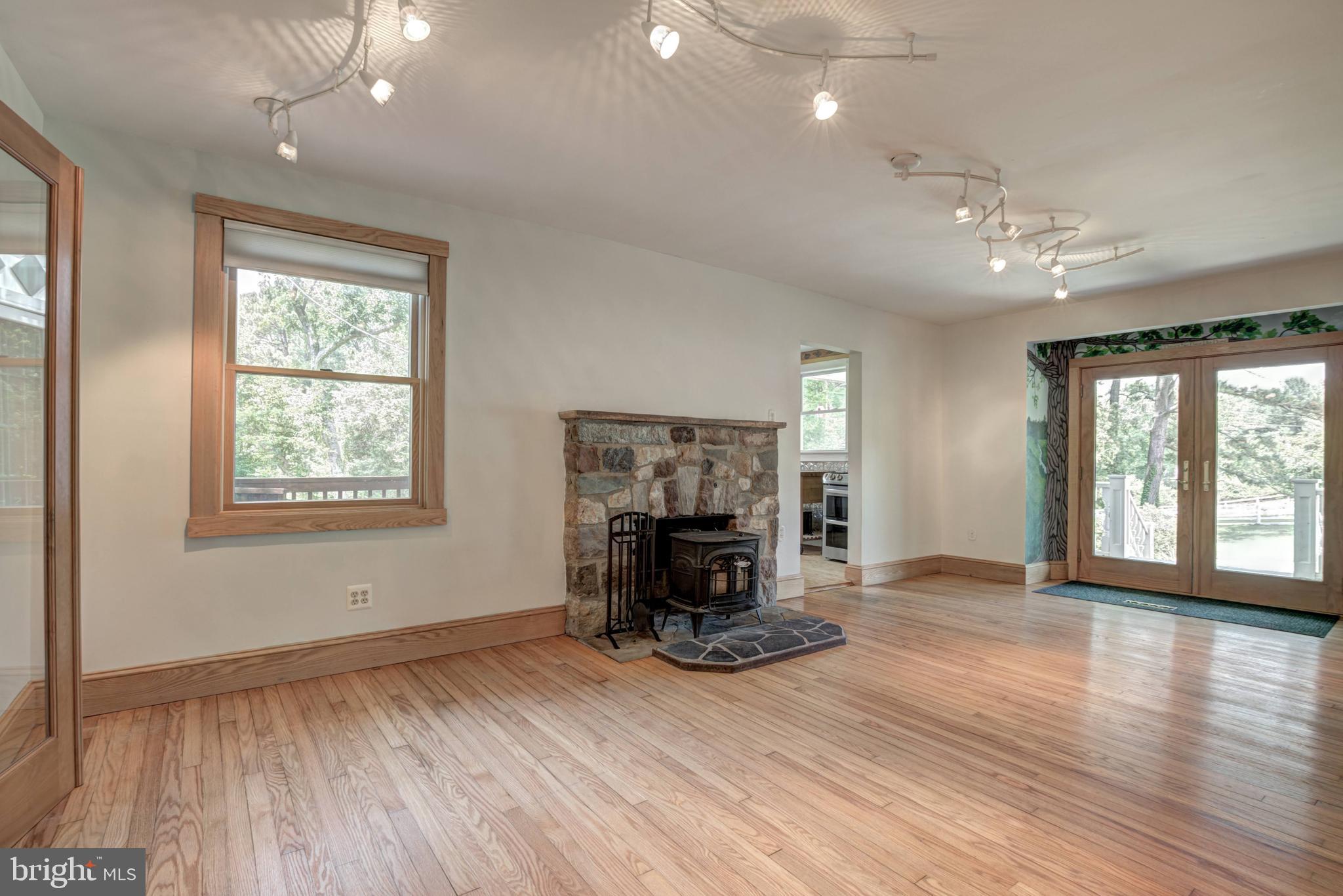 7433 Clifton Road Clifton, VA 20124 - Photo 24 of 98 Gallery Image 24