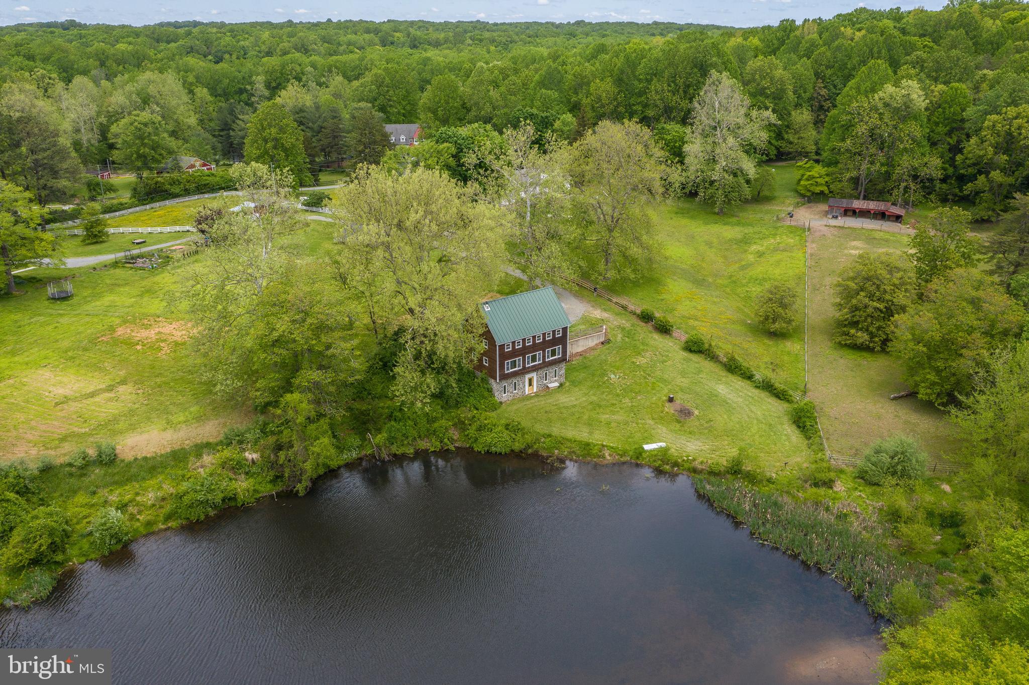 7433 Clifton Road Clifton, VA 20124 - Photo 5 of 98 Gallery Image 5