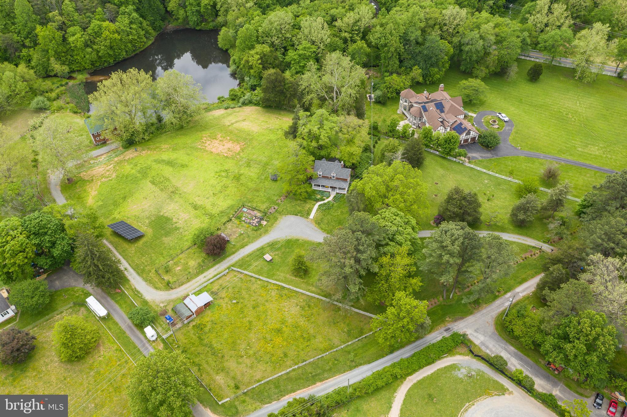 7433 Clifton Road Clifton, VA 20124 - Photo 7 of 98 Gallery Image 7
