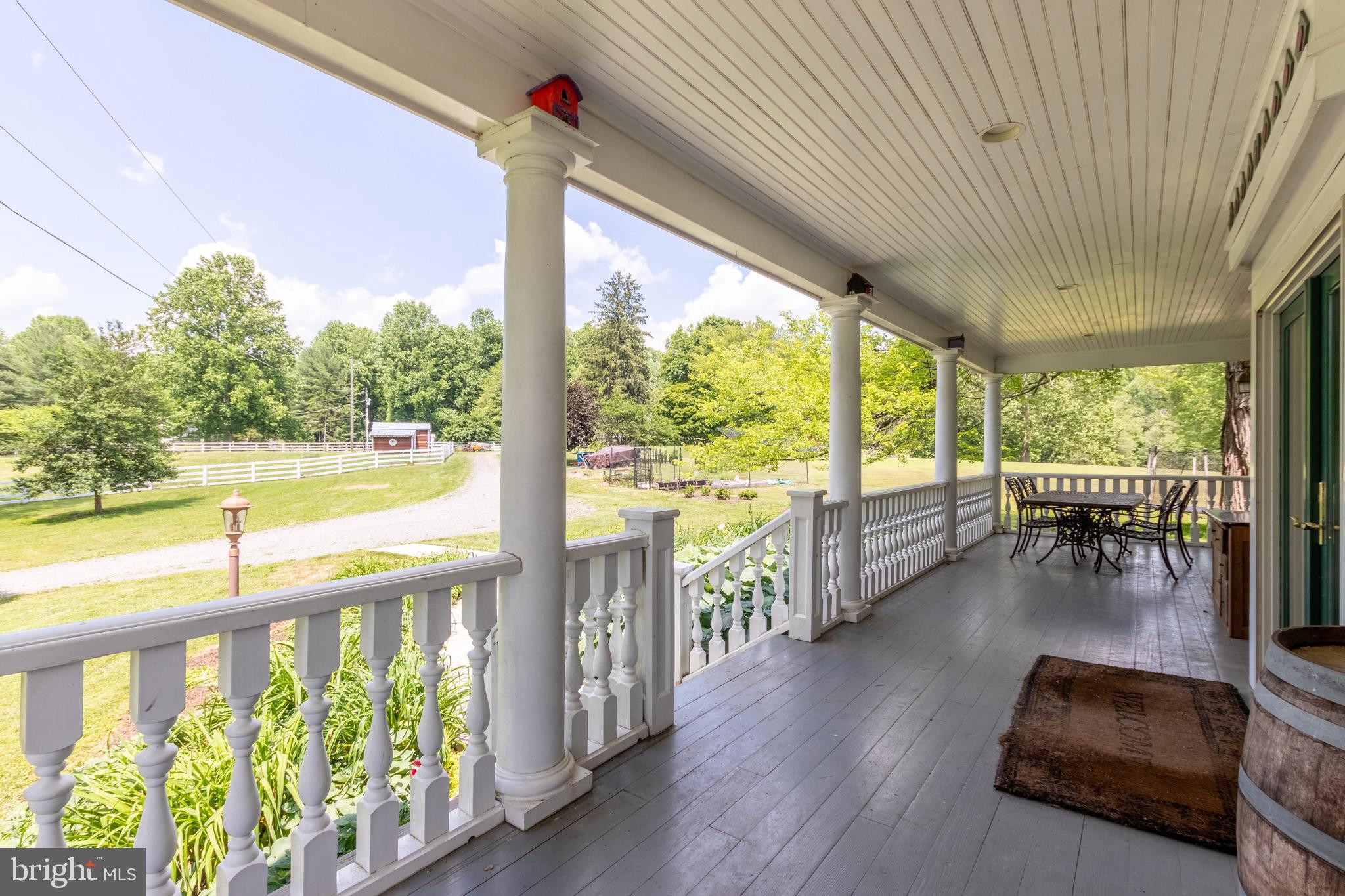 7433 Clifton Road Clifton, VA 20124 - Photo 10 of 98 Gallery Image 10