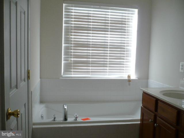 44 Hokes Inwood, WV 25428 - Photo 16 of 19 Bath (Master) Upper 2 Level