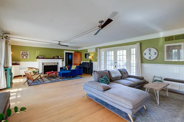 $585,000 | 707 East Floradora Avenue, Fresno, CA 93728