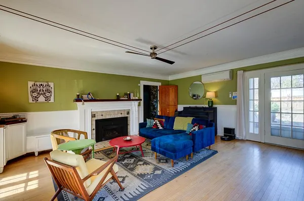 $585,000 | 707 East Floradora Avenue, Fresno, CA 93728