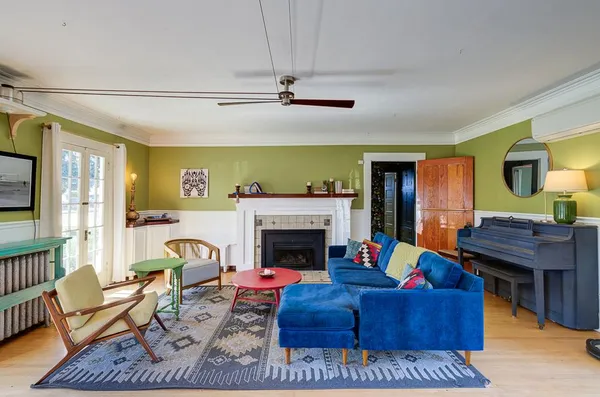 $585,000 | 707 East Floradora Avenue, Fresno, CA 93728