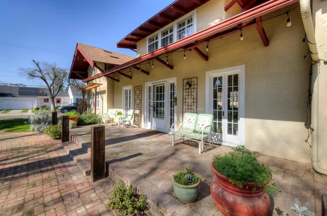 $625,000 | 707 East Floradora Avenue, Fresno, CA 93728