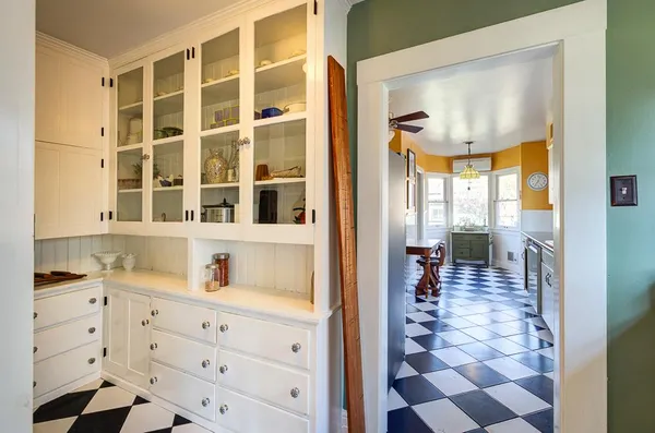 $585,000 | 707 East Floradora Avenue, Fresno, CA 93728