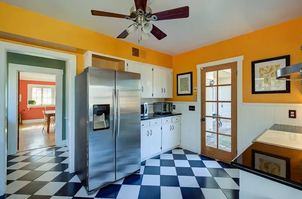 $585,000 | 707 East Floradora Avenue, Fresno, CA 93728