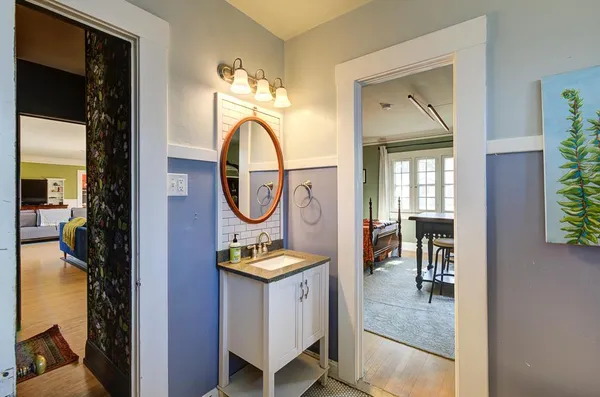 $585,000 | 707 East Floradora Avenue, Fresno, CA 93728