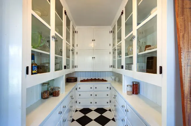 $625,000 | 707 East Floradora Avenue, Fresno, CA 93728