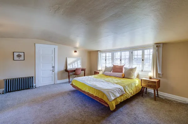 $585,000 | 707 East Floradora Avenue, Fresno, CA 93728