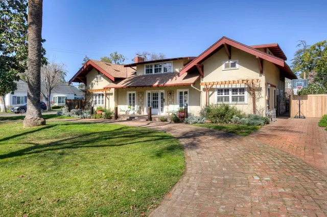 $625,000 | 707 East Floradora Avenue, Fresno, CA 93728