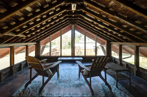 $585,000 | 707 East Floradora Avenue, Fresno, CA 93728