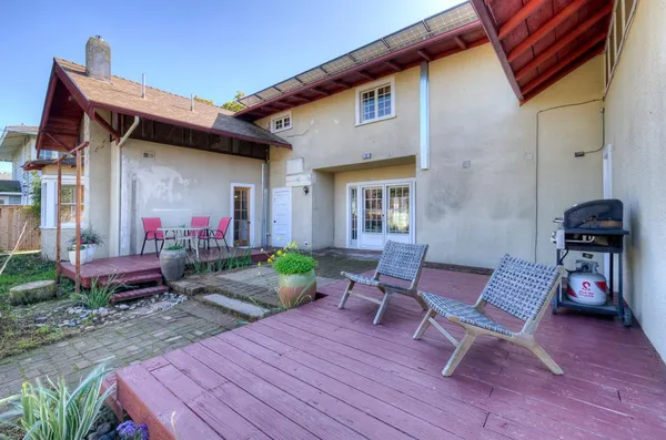 $585,000 | 707 East Floradora Avenue, Fresno, CA 93728