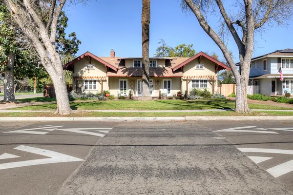 $585,000 | 707 East Floradora Avenue, Fresno, CA 93728