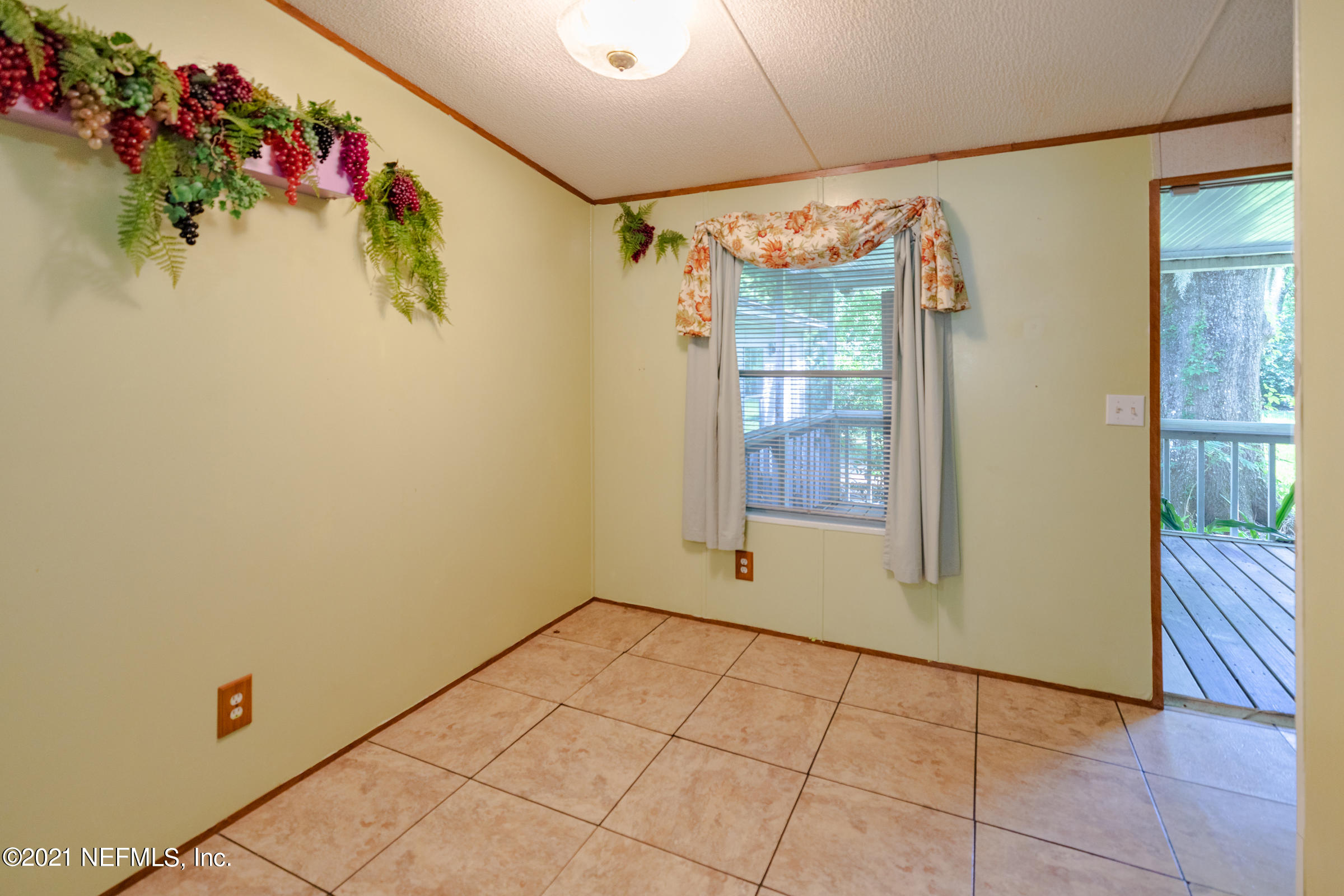 2889 Burris Road Orange Park, FL 32065 - Photo 8 of 21 Eat In Area