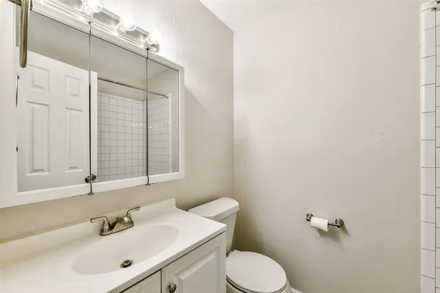 $2,000 | 515 Bellmar Lane, Friendswood, TX 77546