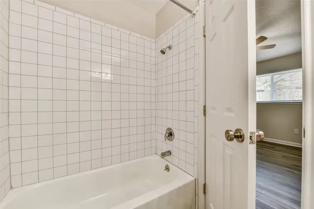 $2,000 | 515 Bellmar Lane, Friendswood, TX 77546