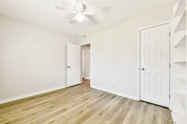 $2,000 | 515 Bellmar Lane, Friendswood, TX 77546