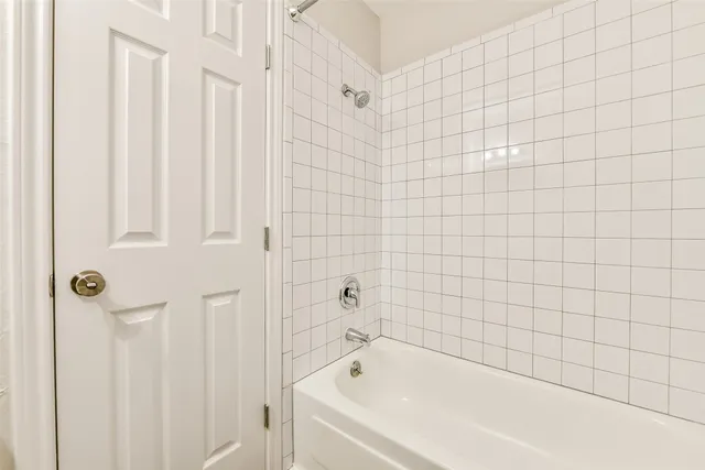 $2,000 | 515 Bellmar Lane, Friendswood, TX 77546