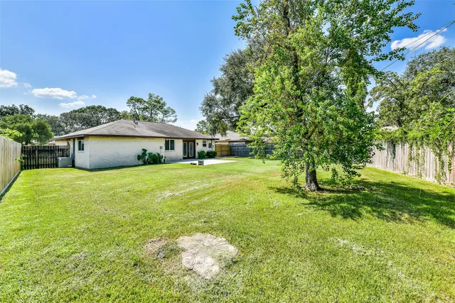 $2,000 | 515 Bellmar Lane, Friendswood, TX 77546