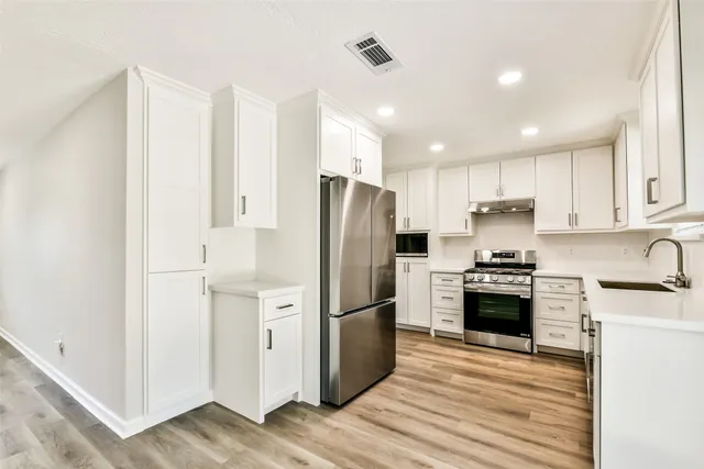 $2,000 | 515 Bellmar Lane, Friendswood, TX 77546