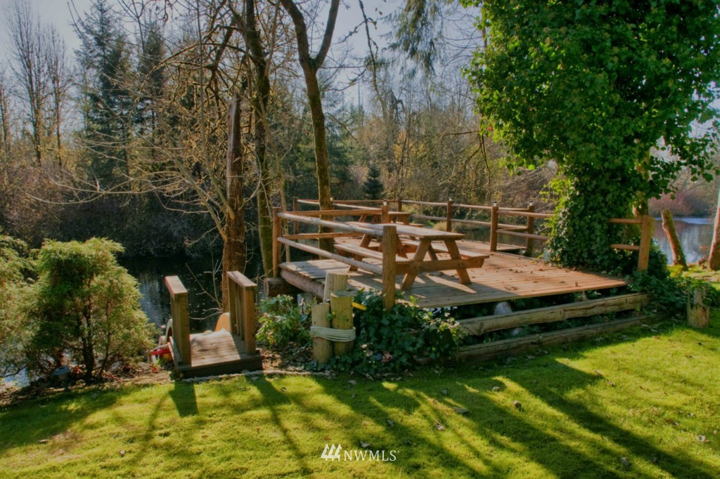 12717 Hunter Road Southwest Rochester, WA 98579 - Photo 13 of 19