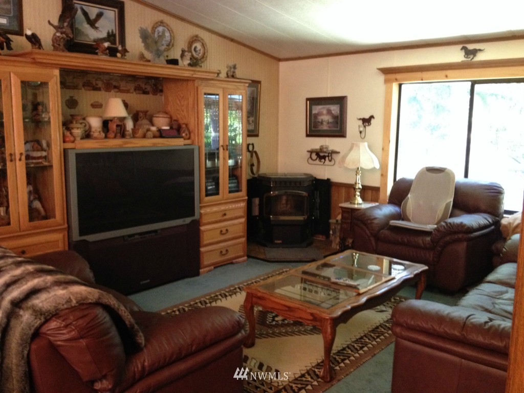 12717 Hunter Road Southwest Rochester, WA 98579 - Photo 3 of 19