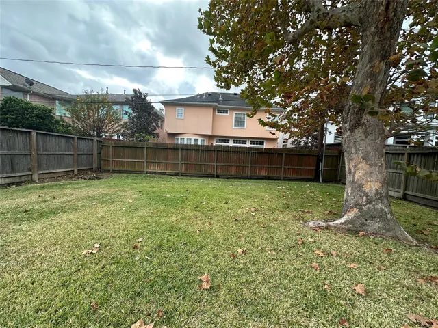 $430,000 | 4313 Vivian Street, Bellaire, TX 77401