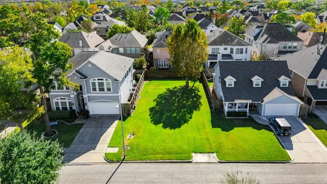 $430,000 | 4313 Vivian Street, Bellaire, TX 77401