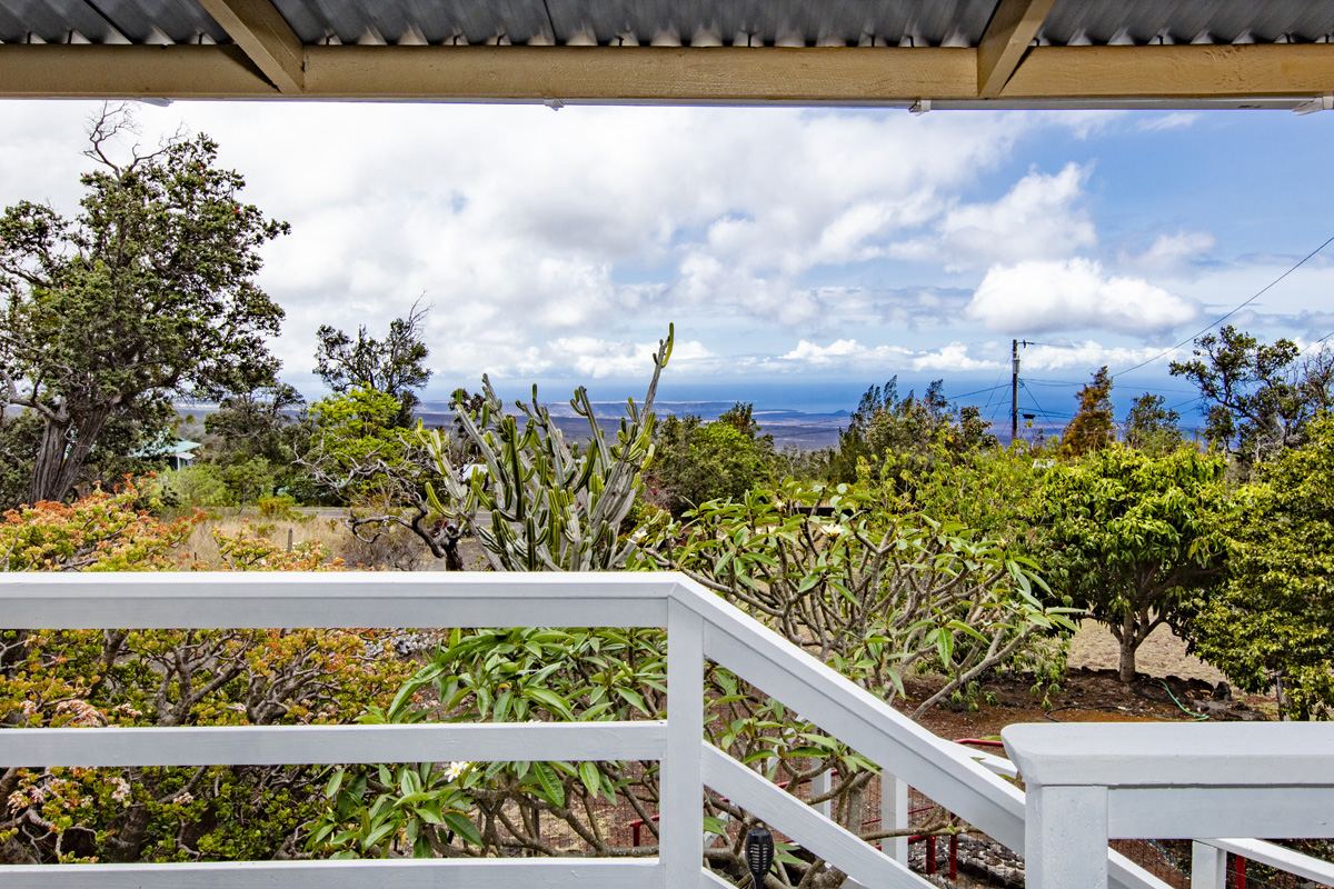 92-1663 Keaka Parkway Ocean View, HI 96704 - Photo 3 of 30 a view of a yard