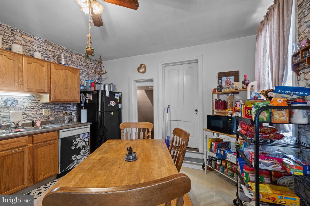 827 Chestnut Street Lebanon, PA 17042 - Photo 17 of 30 Unit 2 Kitchen
