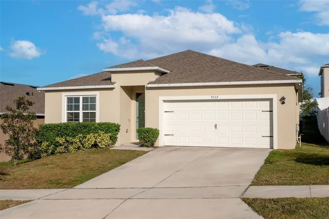 $399,900 | 9537 Black Walnut Drive, Groveland, FL 34736