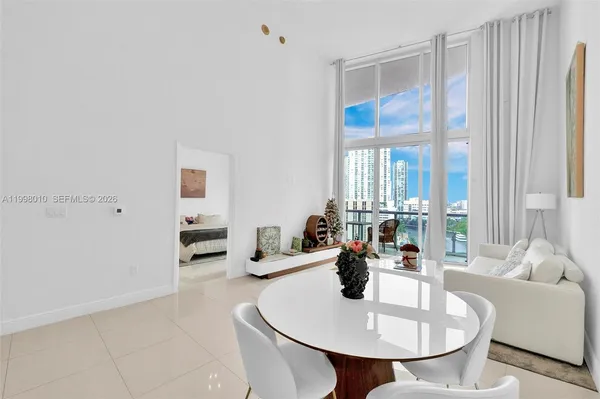 $625,000 | 465 Brickell Avenue, Unit 1406, Miami, FL 33131
