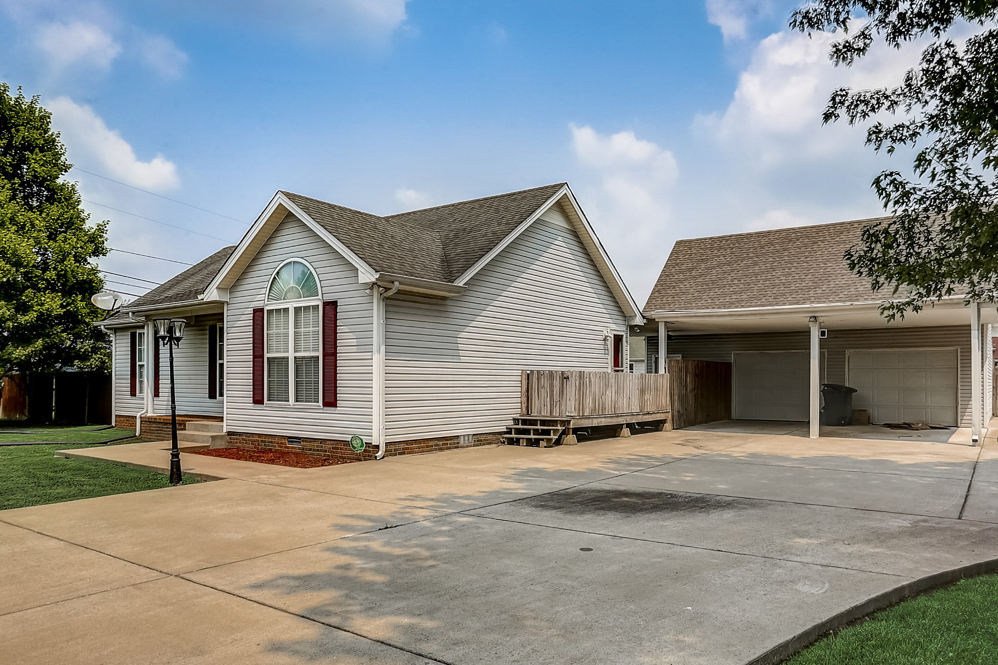 106 Vanatta Road Portland, TN 37148 - Photo 2 of 31 a view of a white house