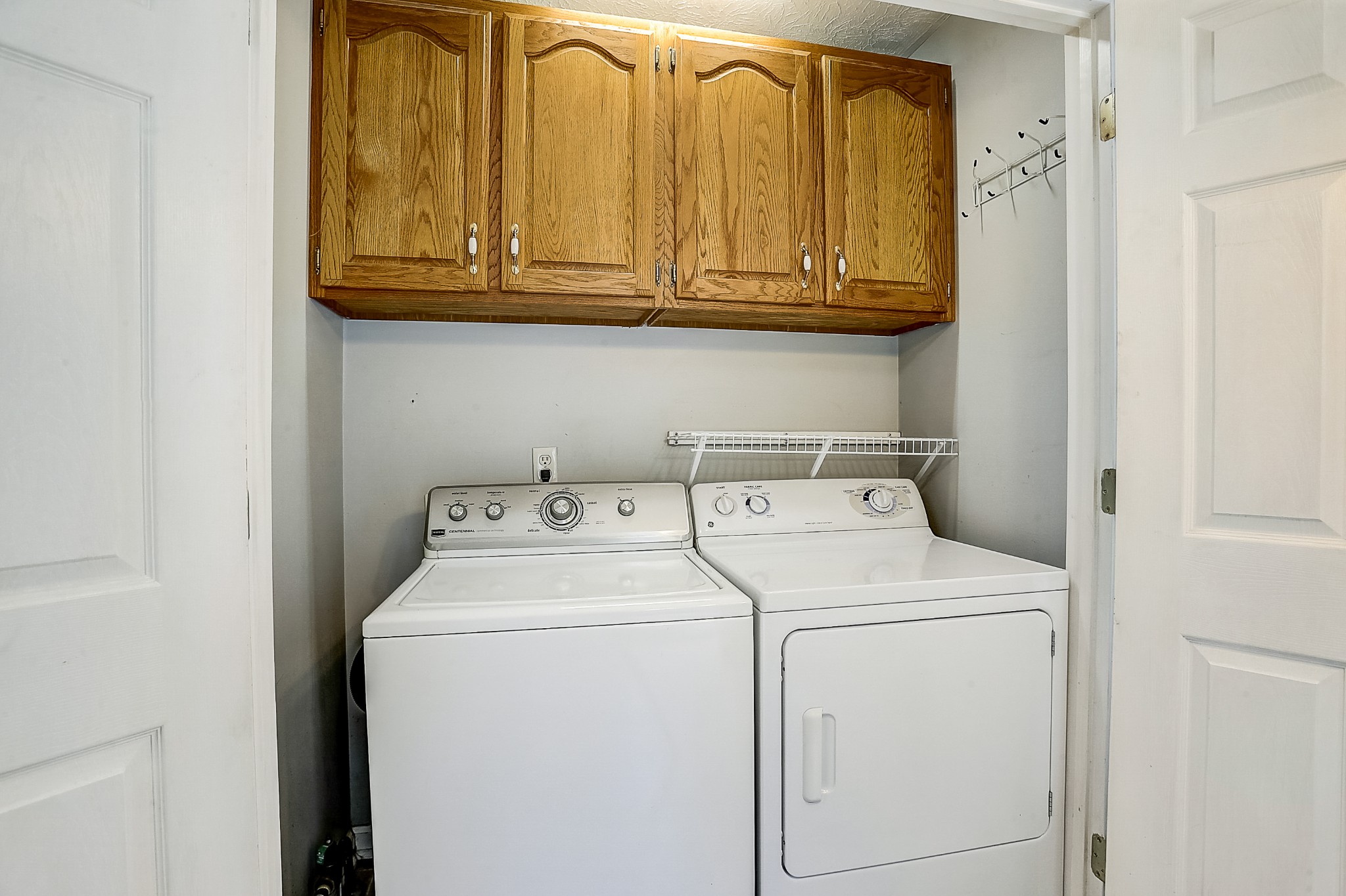 106 Vanatta Road Portland, TN 37148 - Photo 22 of 31 a utility room with dryer and washer