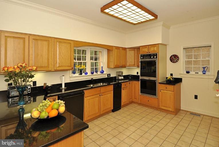 5118 Sangamore Road Bethesda, MD 20816 - Photo 5 of 29 Kitchen