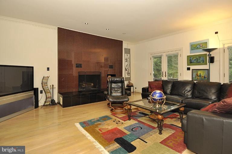 5118 Sangamore Road Bethesda, MD 20816 - Photo 10 of 29 Family Room