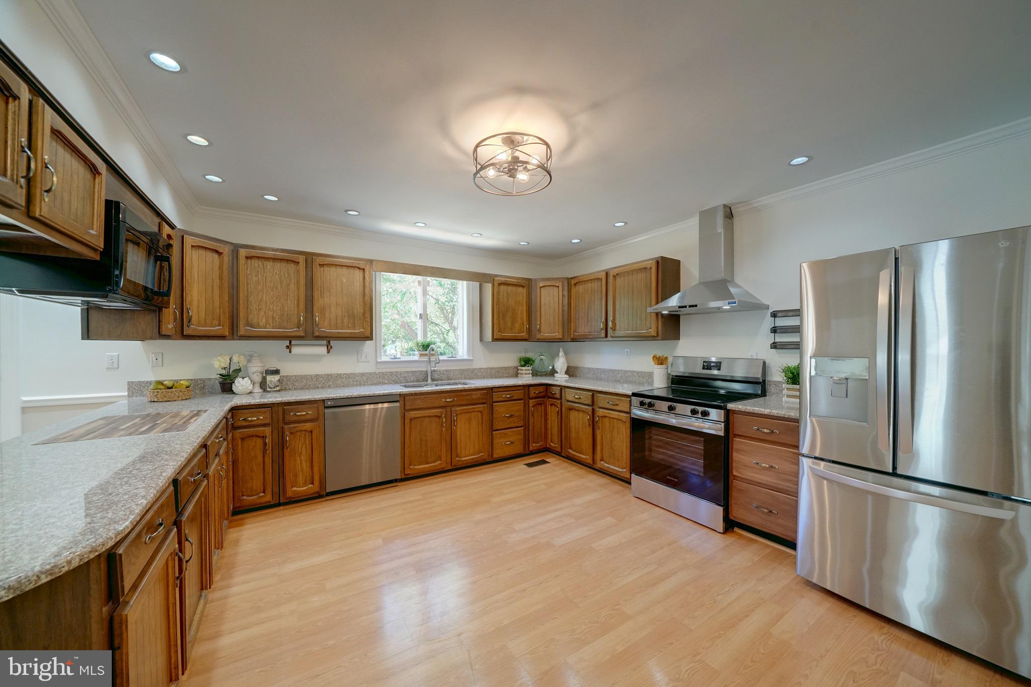 6301 Kaybro Street Laurel, MD 20707 - Photo 5 of 91