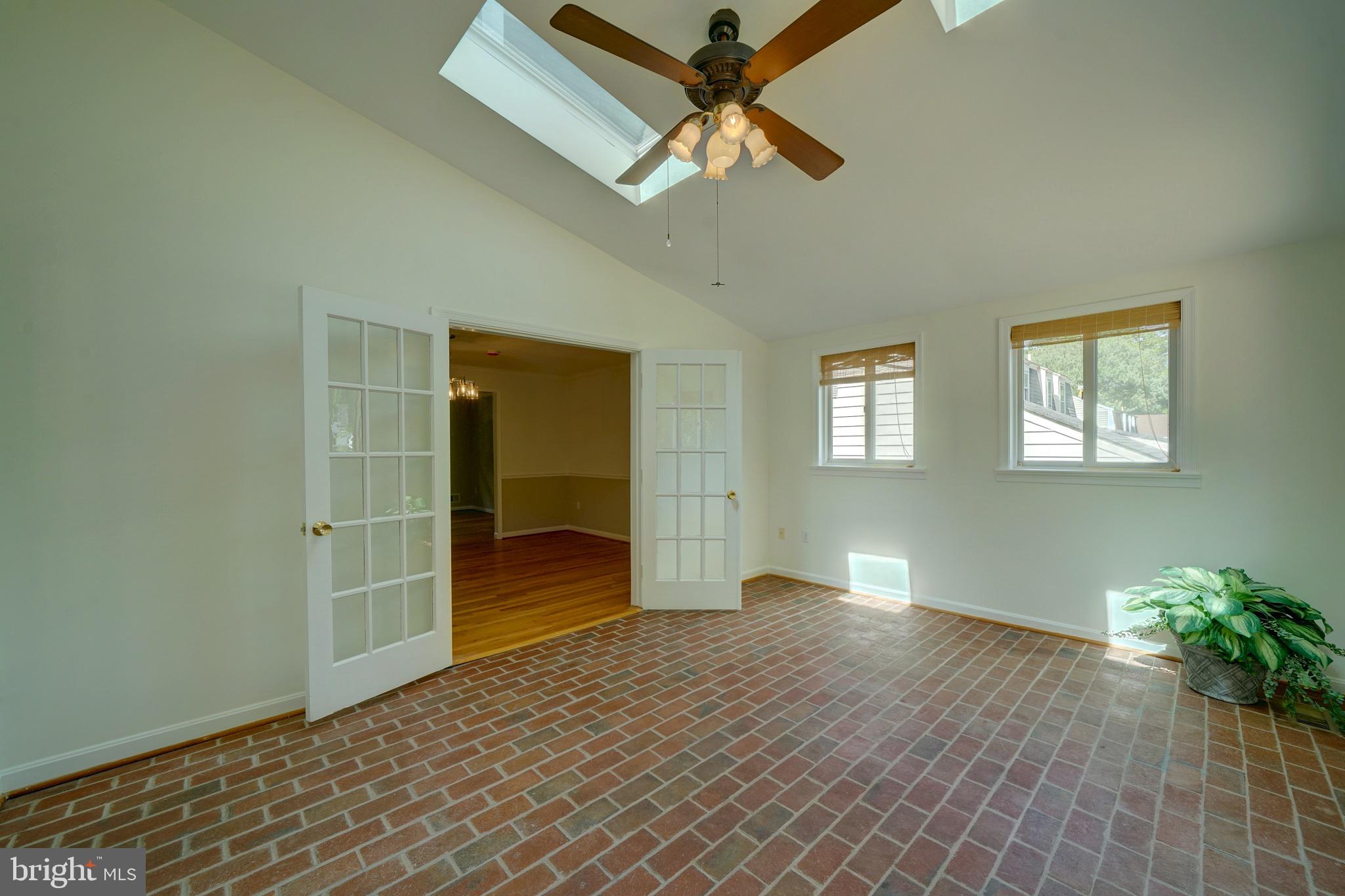6301 Kaybro Street Laurel, MD 20707 - Photo 6 of 91
