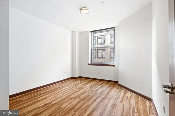 $230,000 | 111 South 15th Street, Unit 1810, Philadelphia, PA 19102