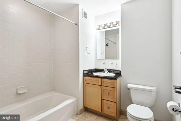 $230,000 | 111 South 15th Street, Unit 1810, Philadelphia, PA 19102