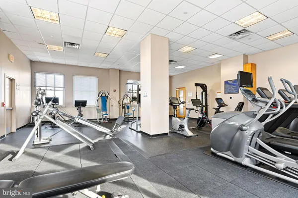 $230,000 | 111 South 15th Street, Unit 1810, Philadelphia, PA 19102