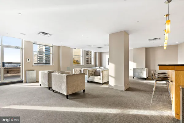 $230,000 | 111 South 15th Street, Unit 1810, Philadelphia, PA 19102