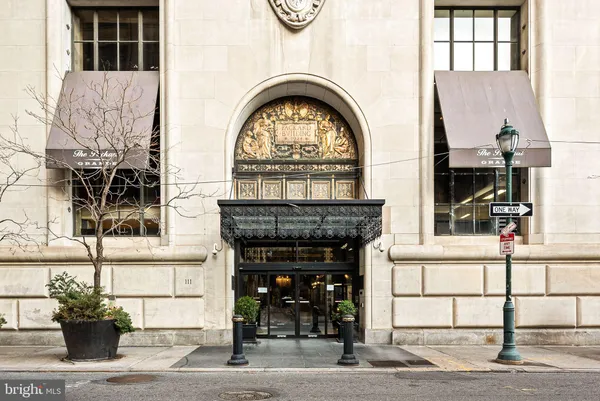 $230,000 | 111 South 15th Street, Unit 1810, Philadelphia, PA 19102