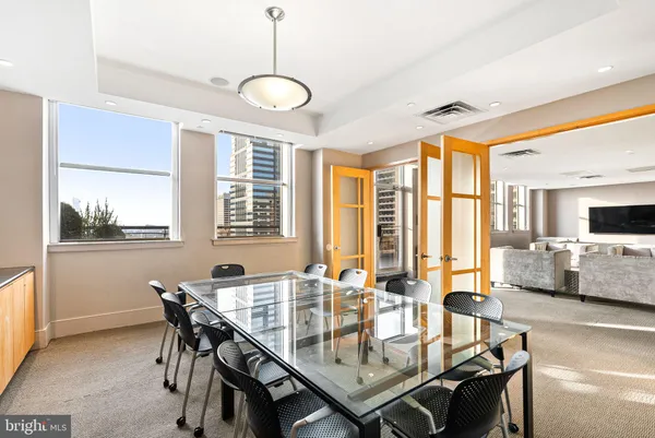 $230,000 | 111 South 15th Street, Unit 1810, Philadelphia, PA 19102