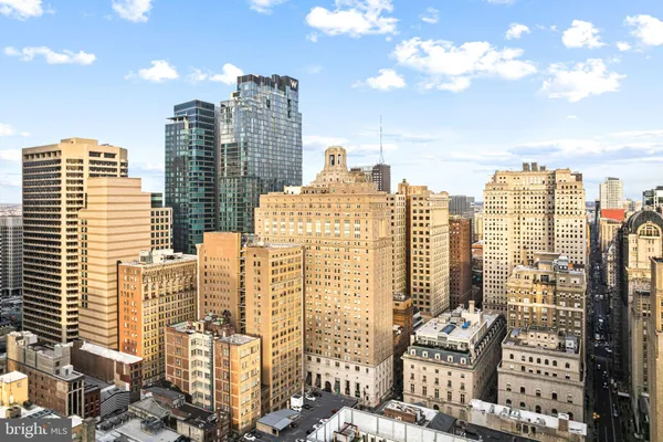 $230,000 | 111 South 15th Street, Unit 1810, Philadelphia, PA 19102