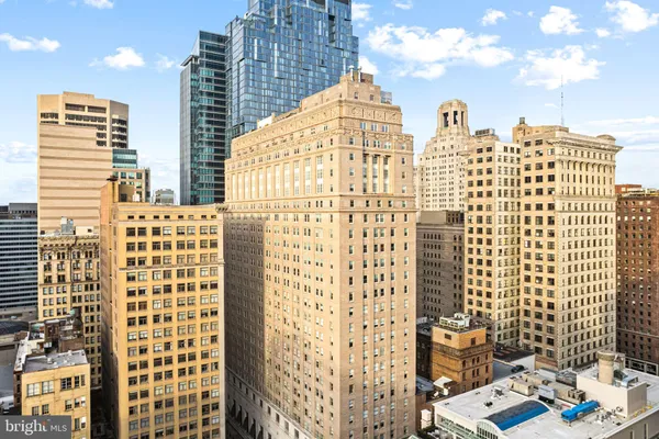 $230,000 | 111 South 15th Street, Unit 1810, Philadelphia, PA 19102